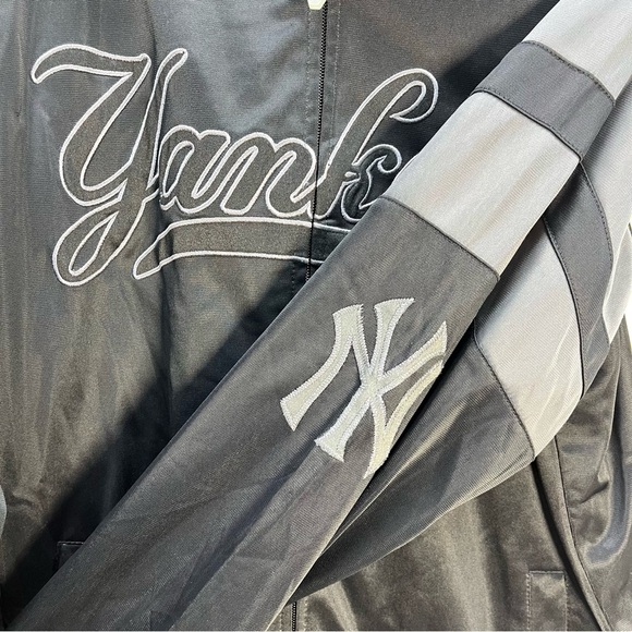 New York Yankees Full Zip Jacket Size XL Tall Black Gray Track Homebase Majestic - Picture 7 of 11